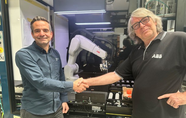 (r) Peter Bradbury, Channel Manager for ABB Robotics in Australia.