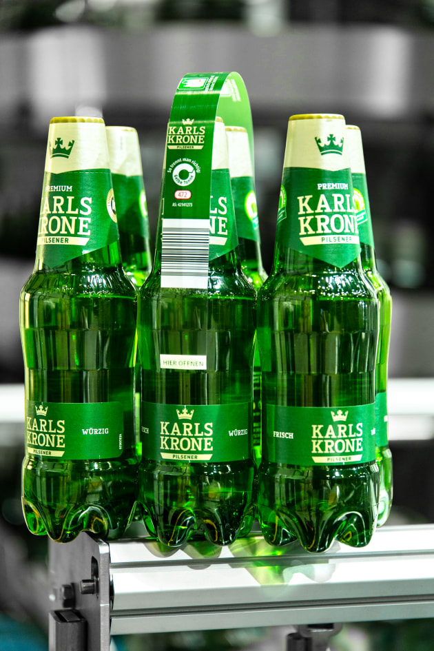 Martens and KHS have produced film-free six-packs of PET bottles for the retail trade.