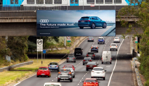 Outdoor media: 2020 spend plummeted
