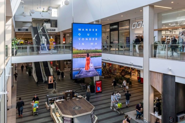 Outdoor revenue: Digital growing share, but print growing revenue