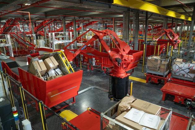 Australia Post's new Redbank facility will be able to process up to 700,000 parcels per day. (Image: Paul Broben via Australia Post)