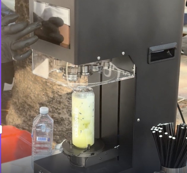 Plastic-and-aluminium hybrid iced drink 