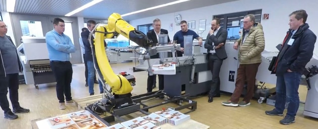 Robotics: The Stahlfolder now available with robots for delivery stacking