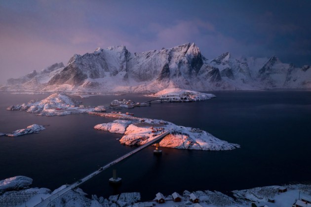 This bridge offers one of the more impressive views on the Lofoten Islands and has become a hotspot for landscape photographers.
