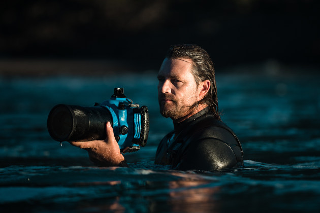 Warren Keelan by Dave Sandford.