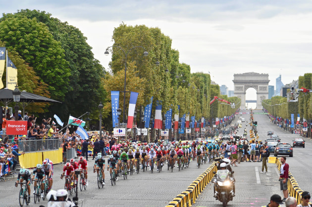 19 Tdf Countdown Flashback Final Stage Of The 18 Tour De France In Pictures Bicycling Australia