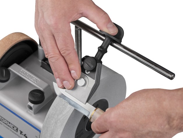 Sharpen thin and flexible knives with the Tormek Knife Jig SVM-140 