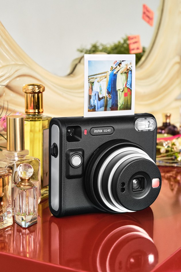 Fujifilm Introduces INSTAX SQUARE SQ40 Camera And New 'Sunset' Instant Film