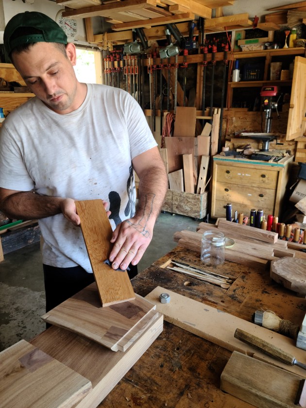 How to carve a drinking mug - Australian Wood Review