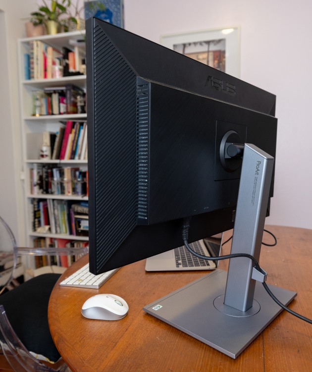 Review ASUS 27inch ProArt PA279CV monitor Capture magazine