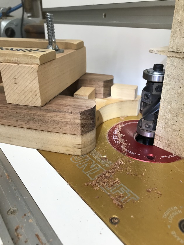 Router wood online cutter