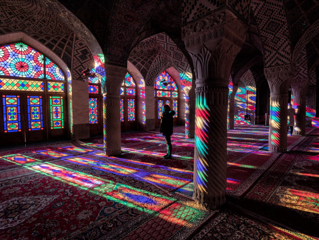 Simon Madden, Bathed in brilliant light in the Pink Mosque