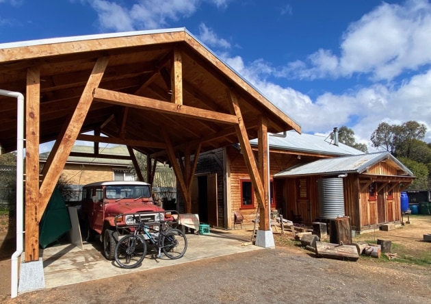 lachlan-park-workshop-outside.jpeg