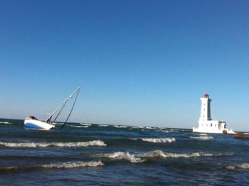 Boat aground Point Abino