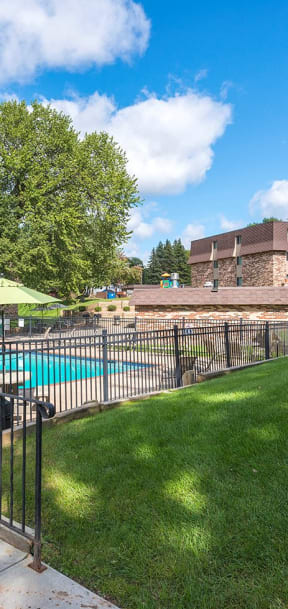 Silver Ridge | Apartments in Maplewood, MN