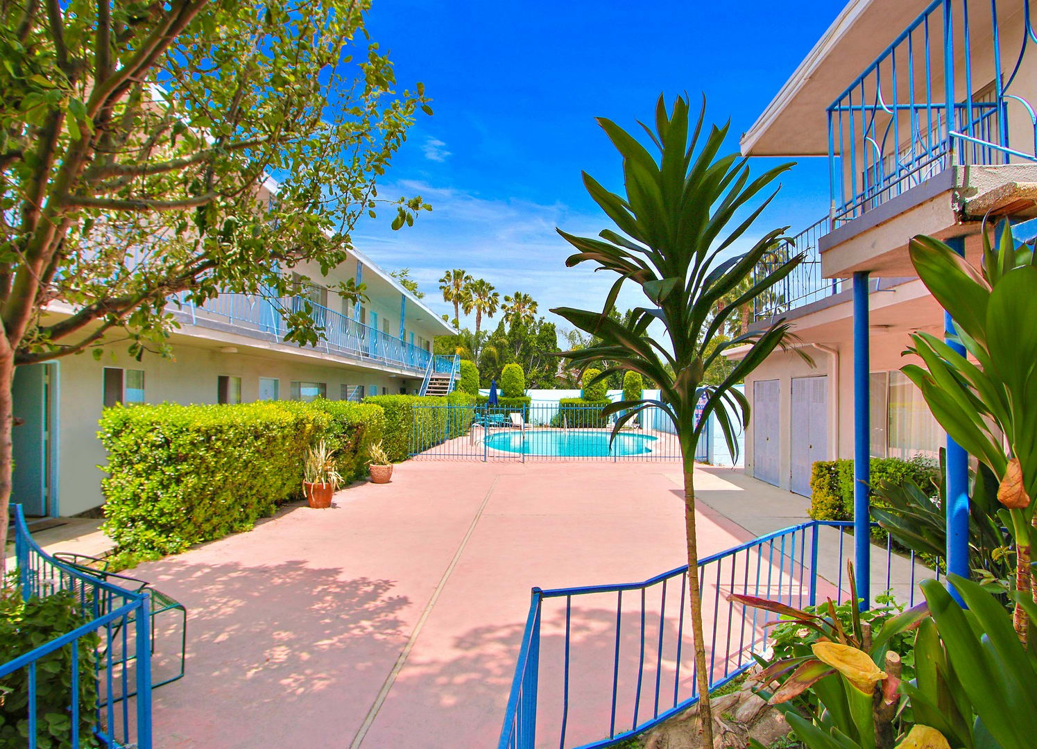 Photos and Video of Roscoe Terrace in Canoga Park, CA