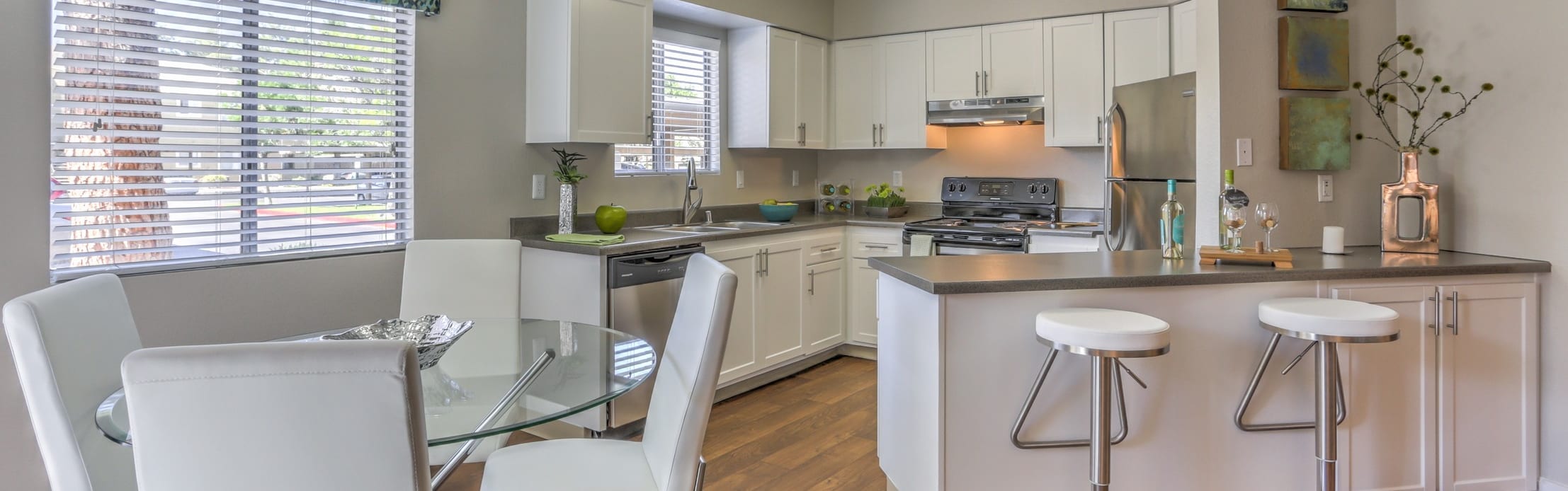 The Bristol at Sunset | Apartments in Henderson, NV