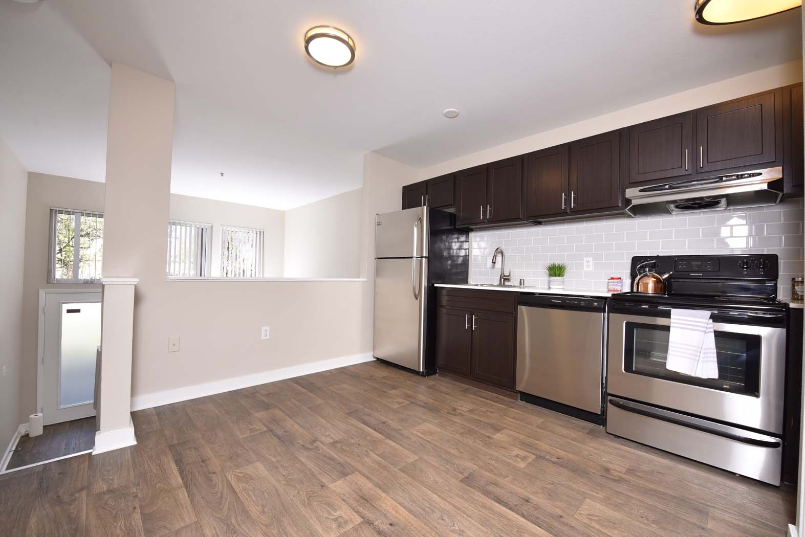 Photos Southeast Portland, OR Apartments Russellville Commons