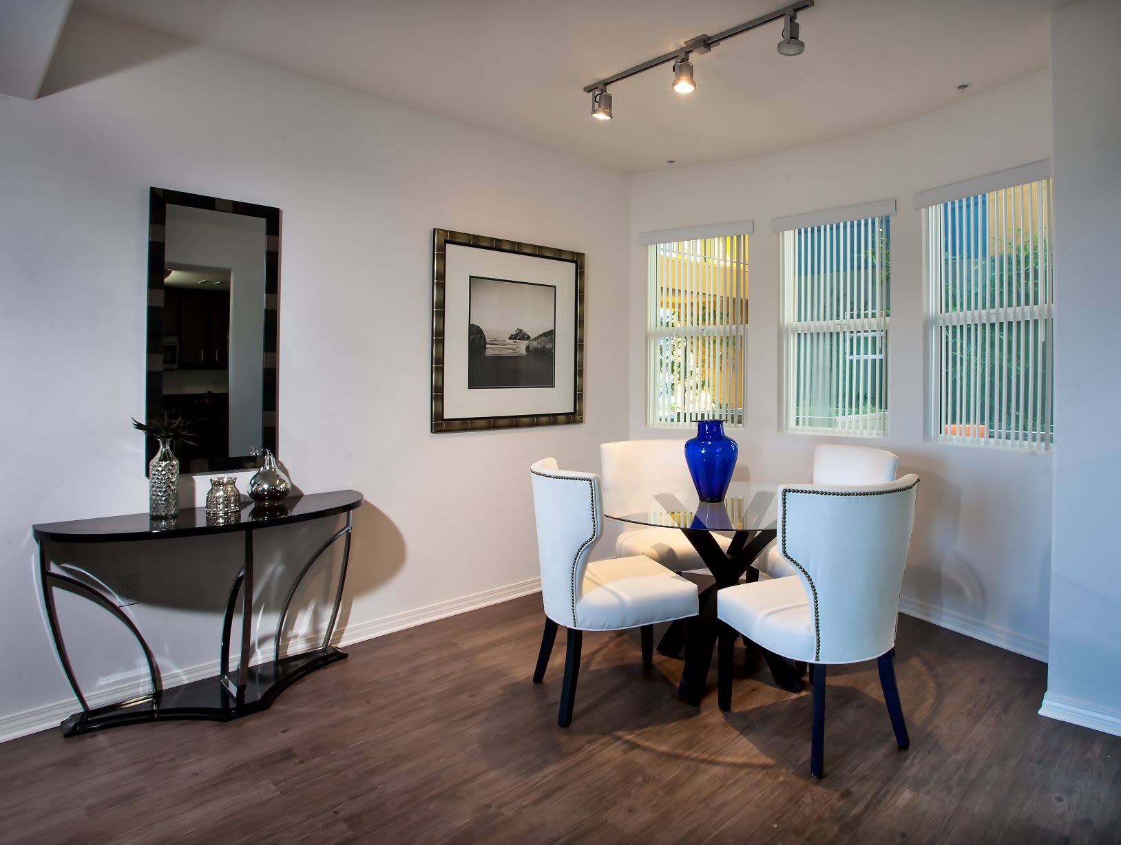 Photos And Video Of Legacy Apartment Homes In Northridge Ca