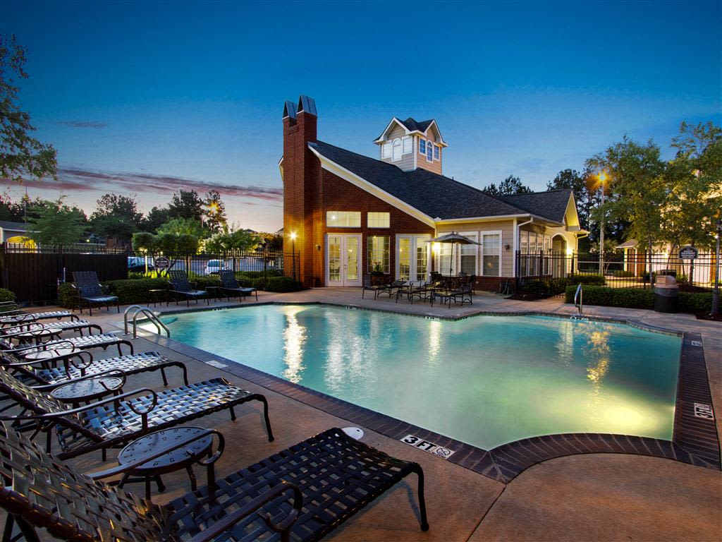 Photos and Video of Carlton Park Apartment Homes in Flowood, MS
