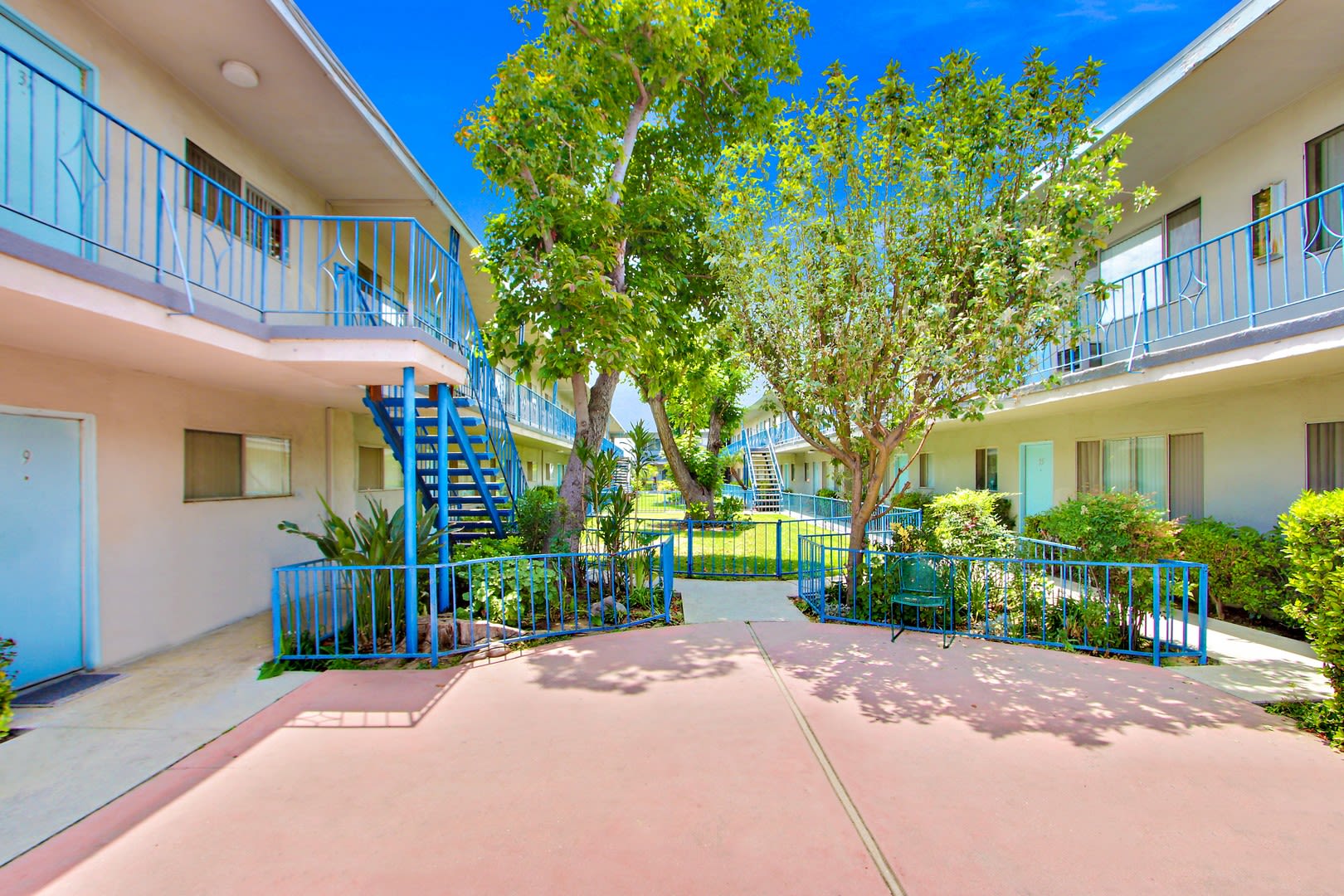 Photos and Video of Roscoe Terrace in Canoga Park, CA