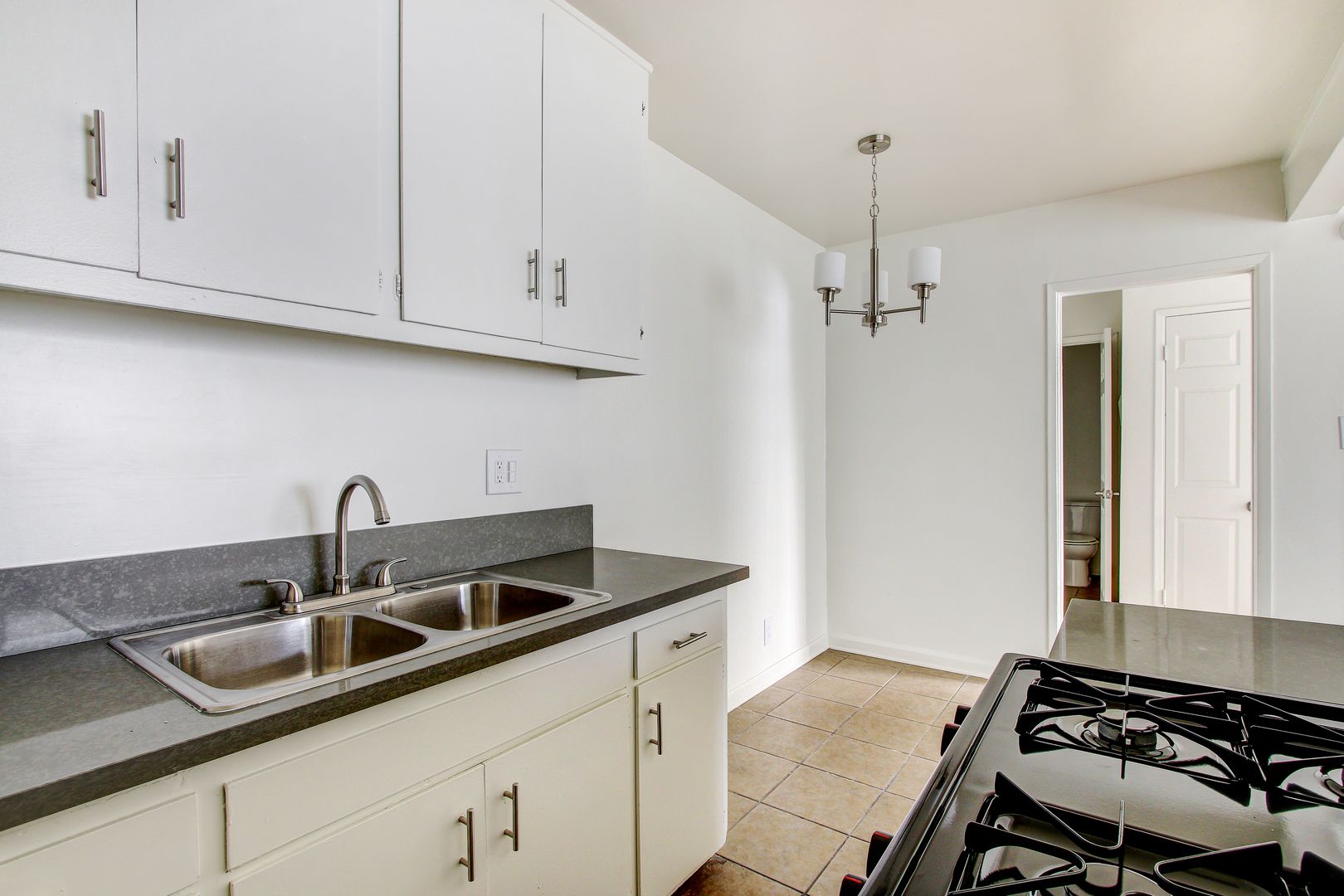 Photos and Video of Roscoe Terrace in Canoga Park, CA