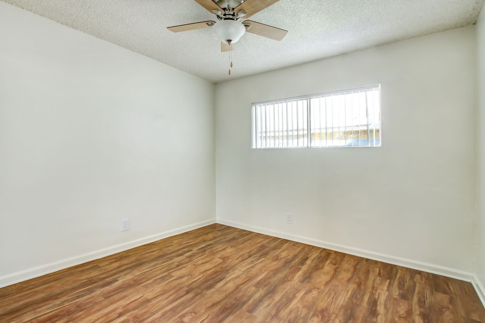 Photos and Video of Roscoe Terrace in Canoga Park, CA