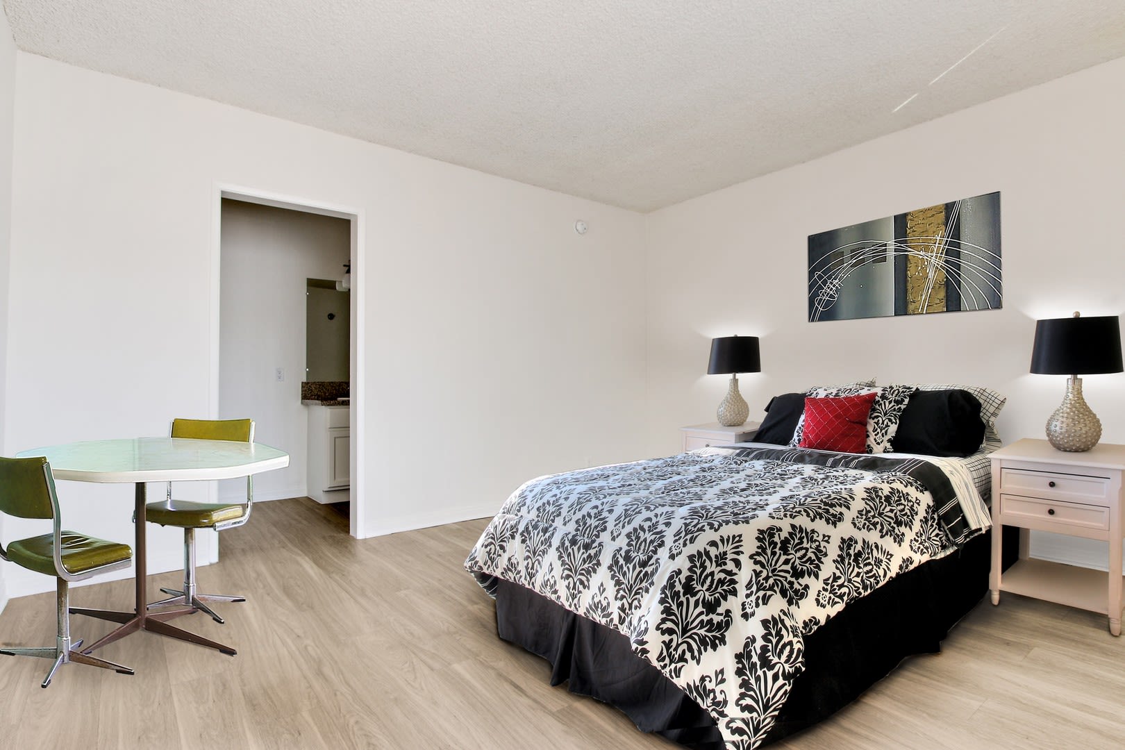 Photos and Video of De Soto Valley Apartments in Canoga Park, CA