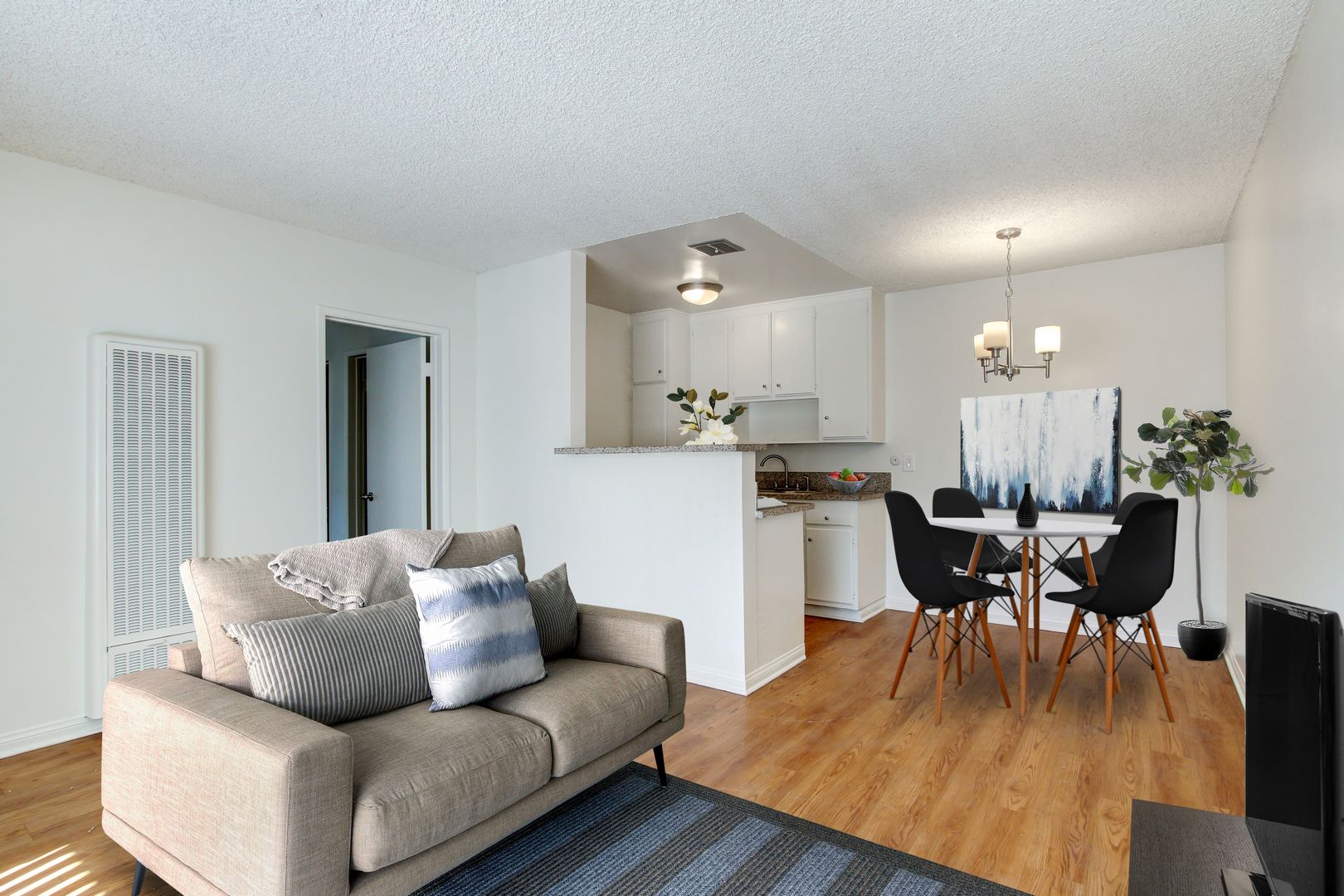 Photos and Video of De Soto Valley Apartments in Canoga Park, CA