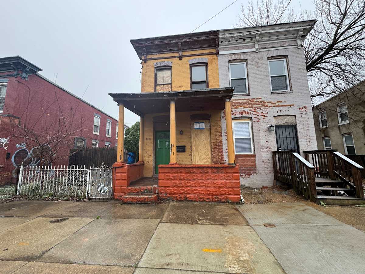 Property photo: 2029 Annapolis Rd