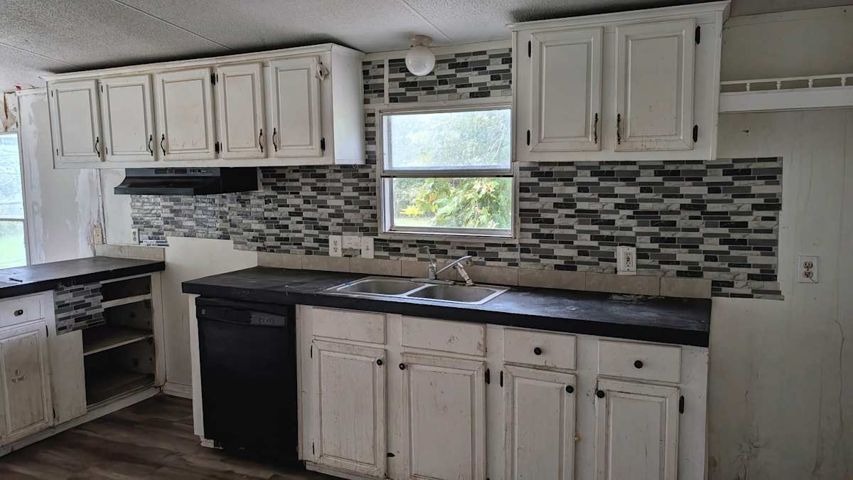 10300 Allison Ave — Photo 6