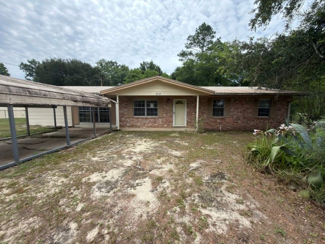 Property photo: 516 Forrest Ct
