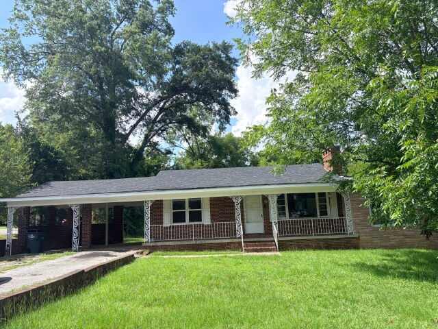 Property photo: 711 Arthur Blvd