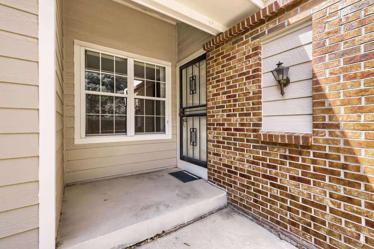 Property photo: 1575 S Trenton Ct