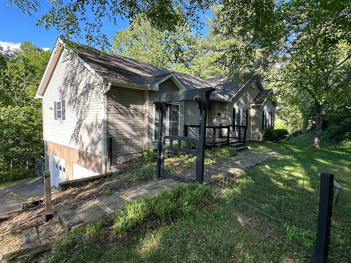 Property photo: 126 Ridgeline Rd