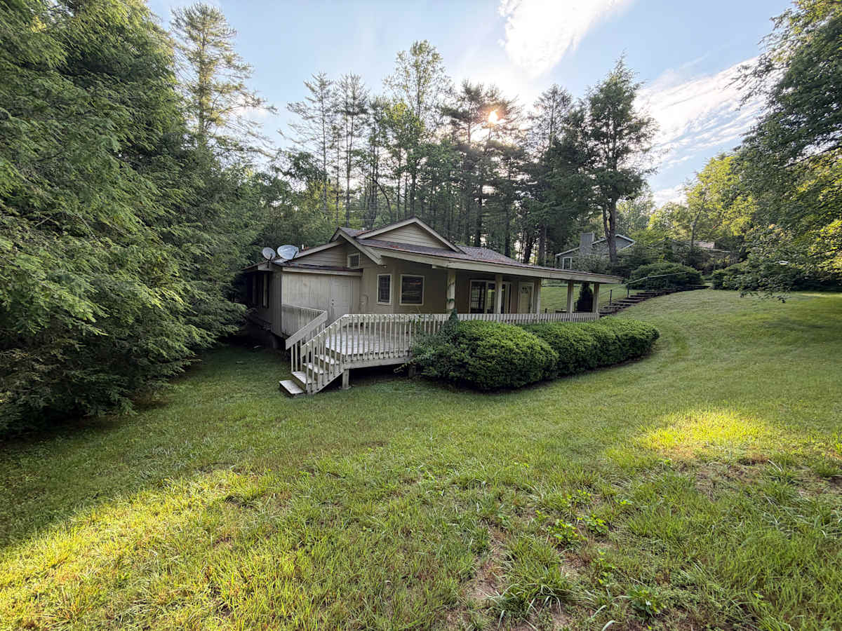 Property photo: 29 Crystal Springs Trl