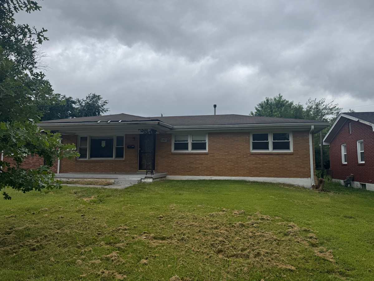 Property photo: 3327 Algonquin Pkwy