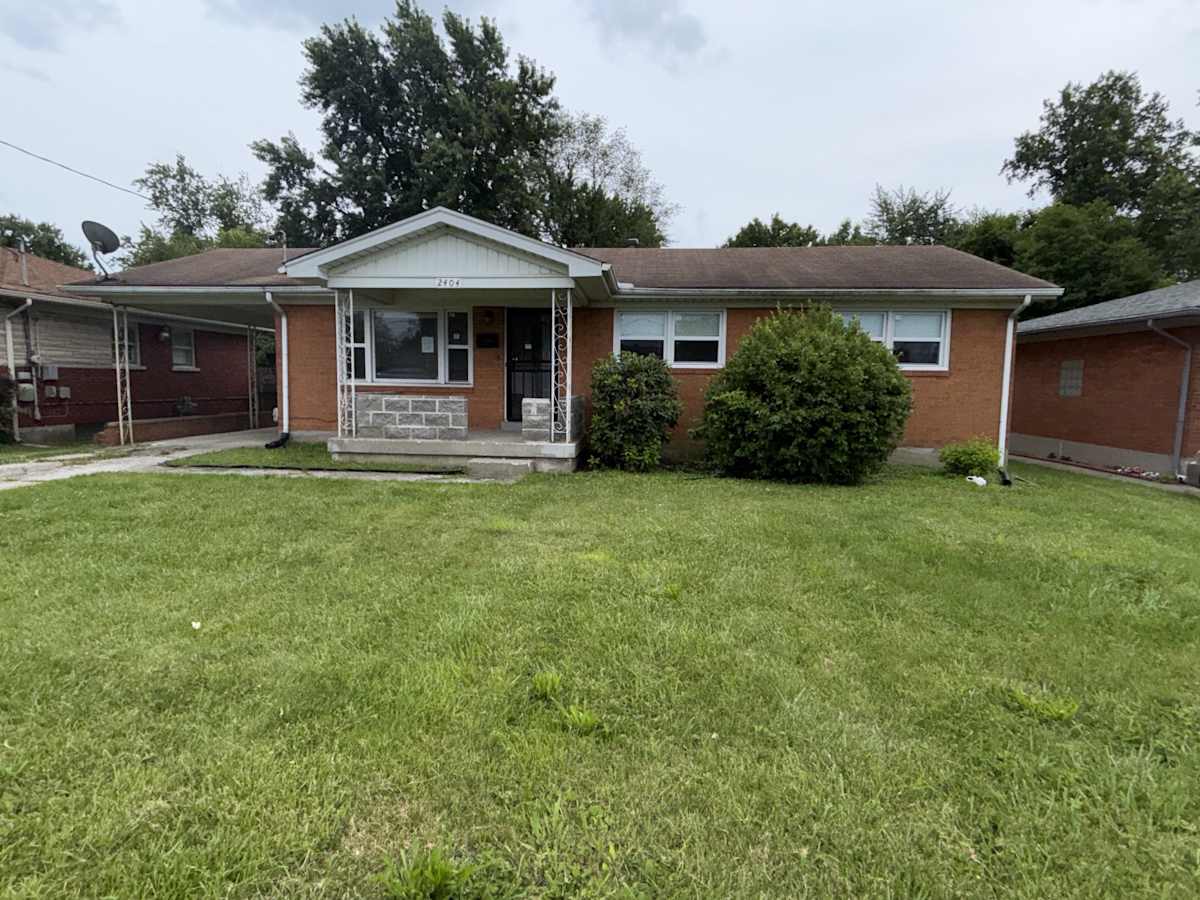 Property photo: 2404 Farnsley Rd
