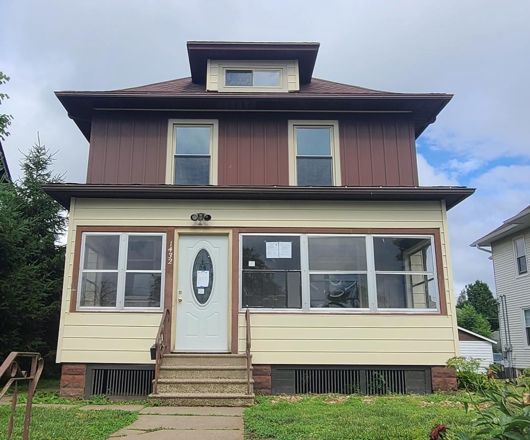 Property photo: 1432 9TH St