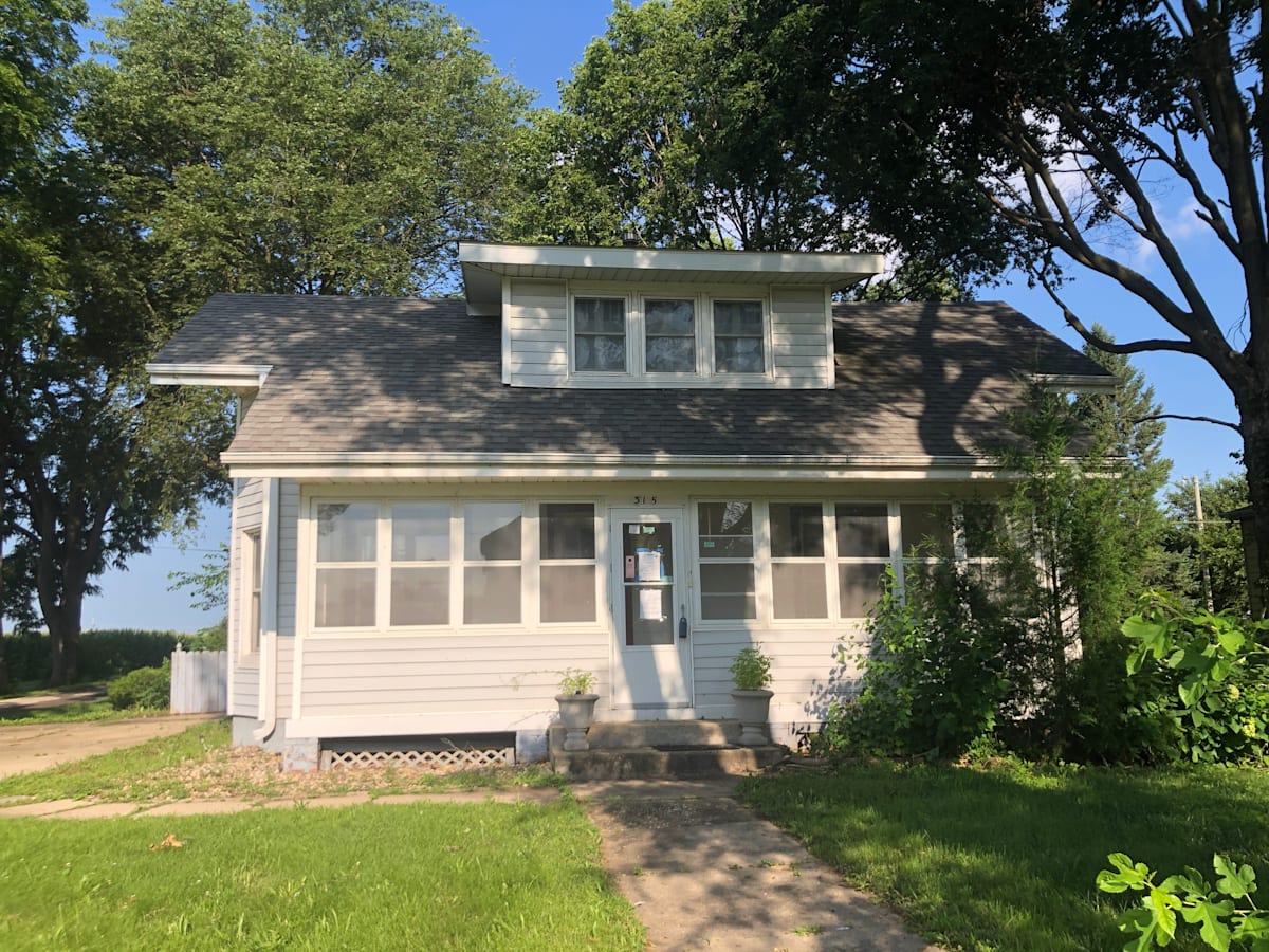 Property photo: 315S Main Ave