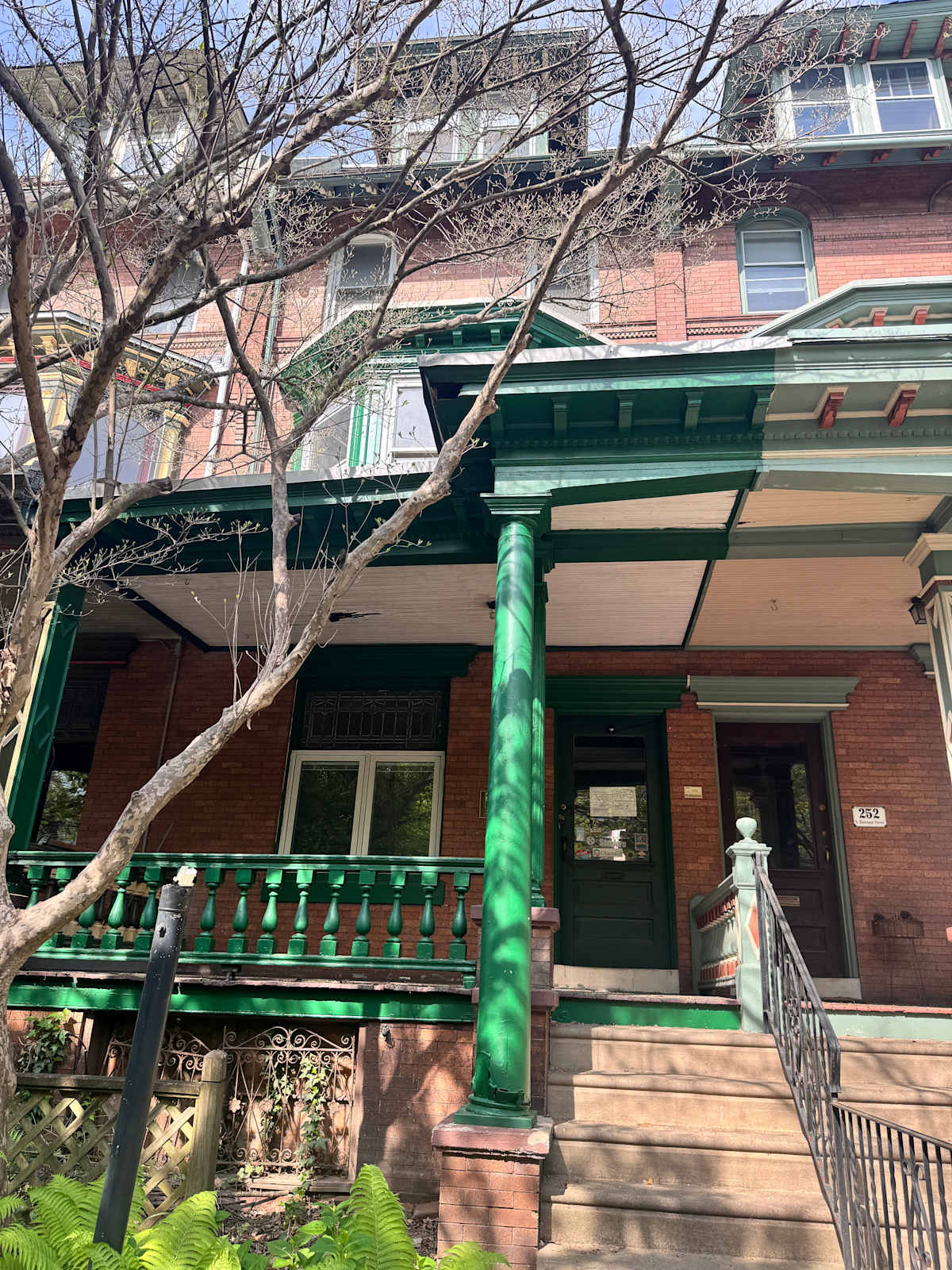 Property photo: 254 S Farragut St