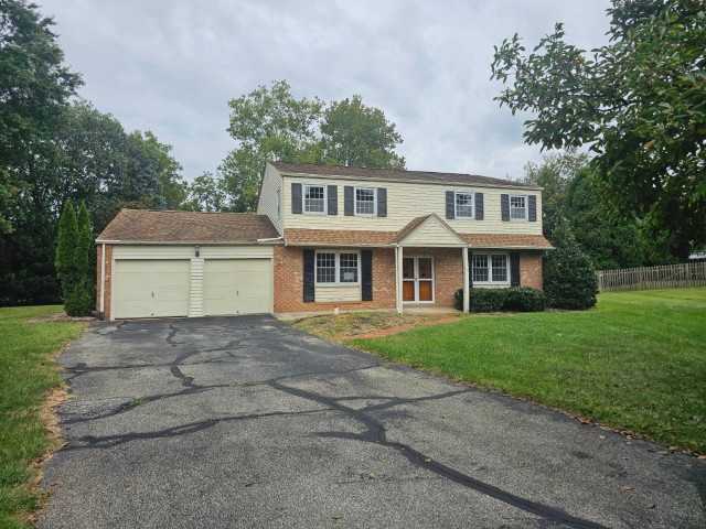 Property photo: 11 Azalea Cir
