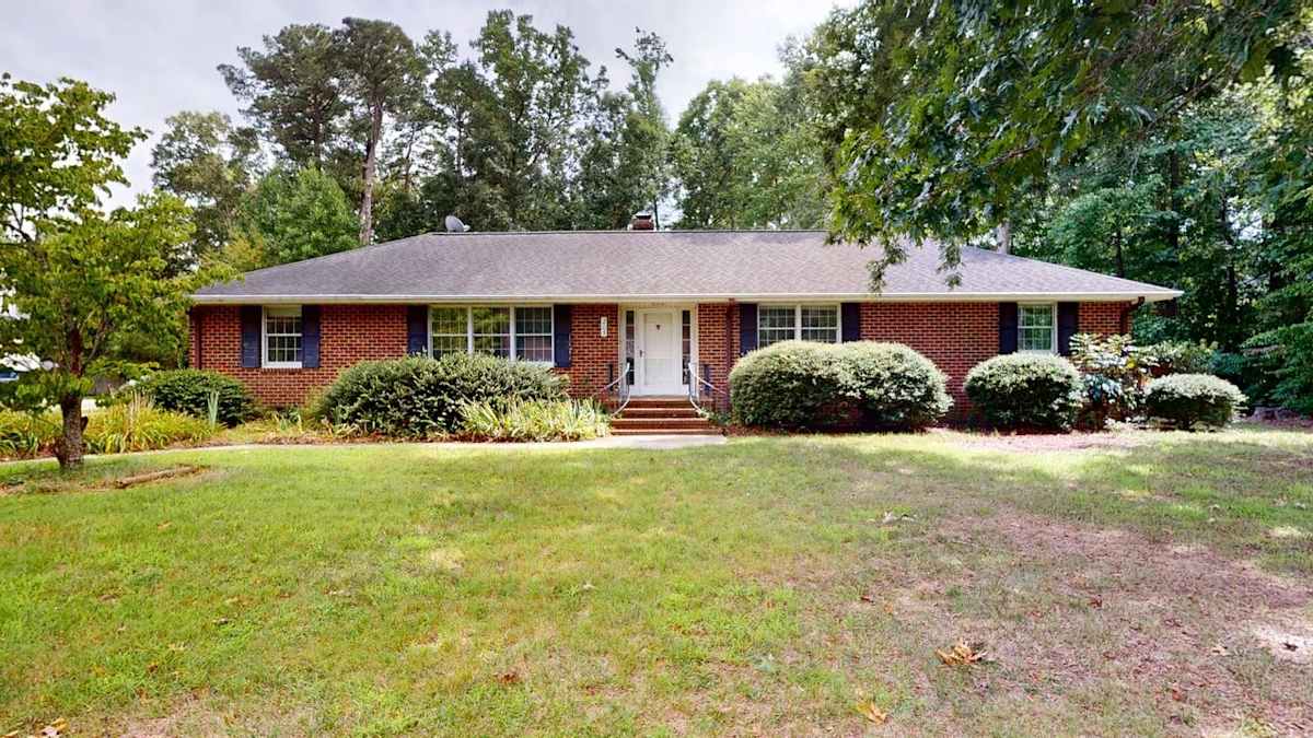 Property photo: 205 Meadowfield Rd