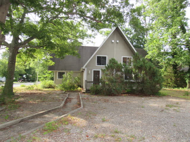 Property photo: 14 Pine Tree Dr