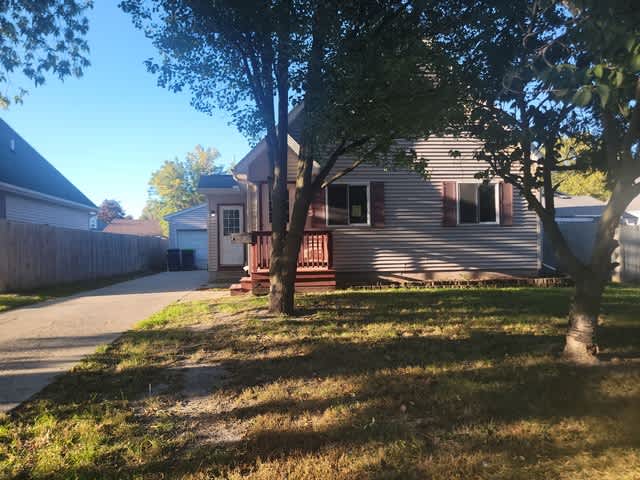 Property photo: 807 Leng St