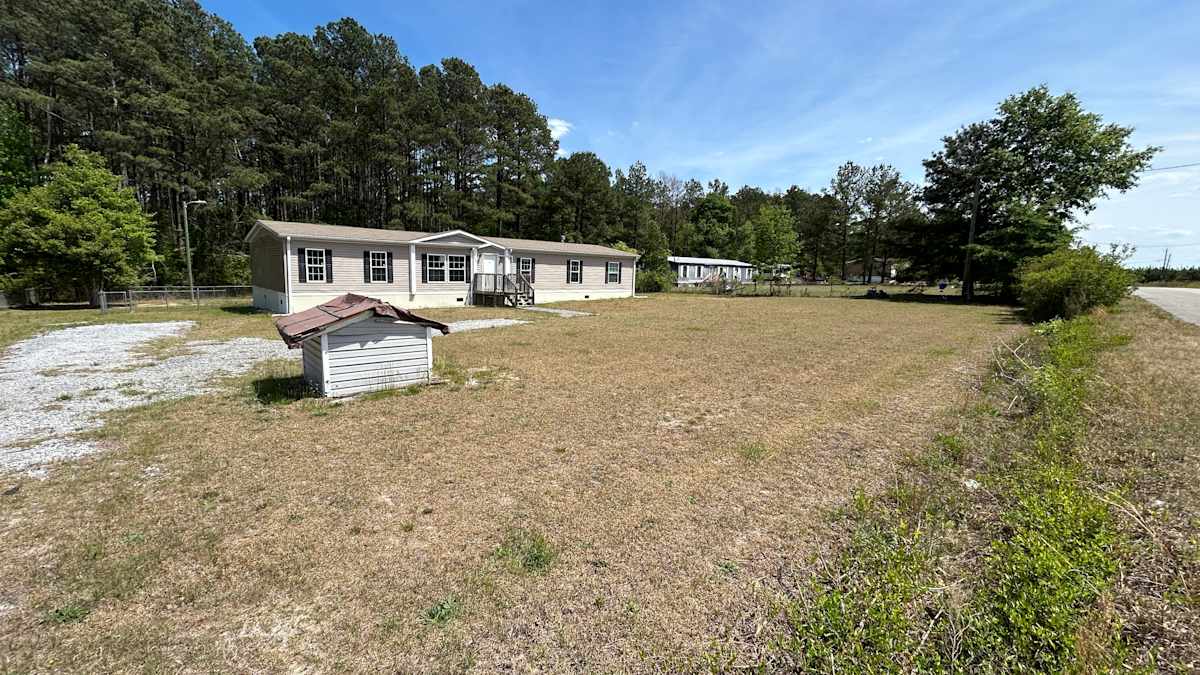 Property photo: 1625 Hannah Pond Rd