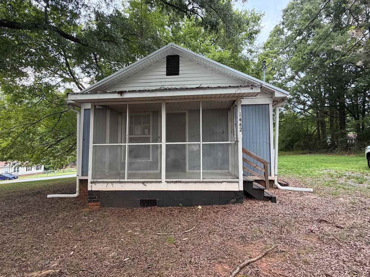 Property photo: 1442 School St