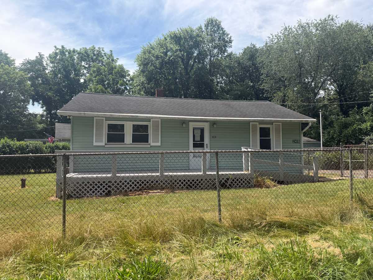 Property photo: 2418 Hillstock Ave