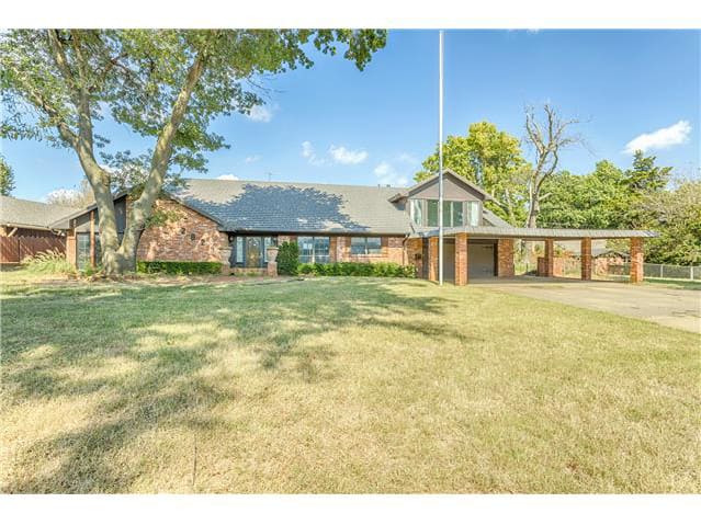 Property photo: 2824 Nichols Rd