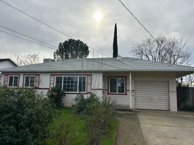 Property photo: 1108 4TH St